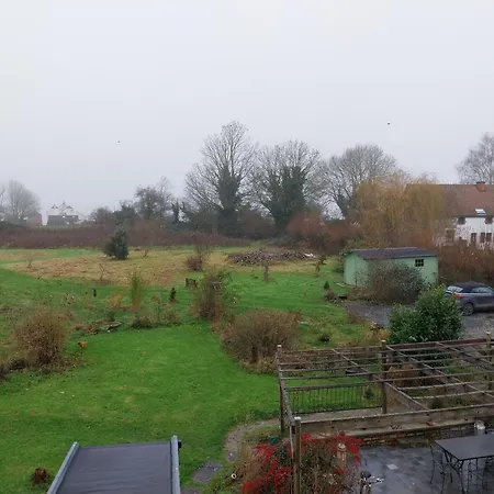 La Grange Aux Dimes Bed and Breakfast 3*